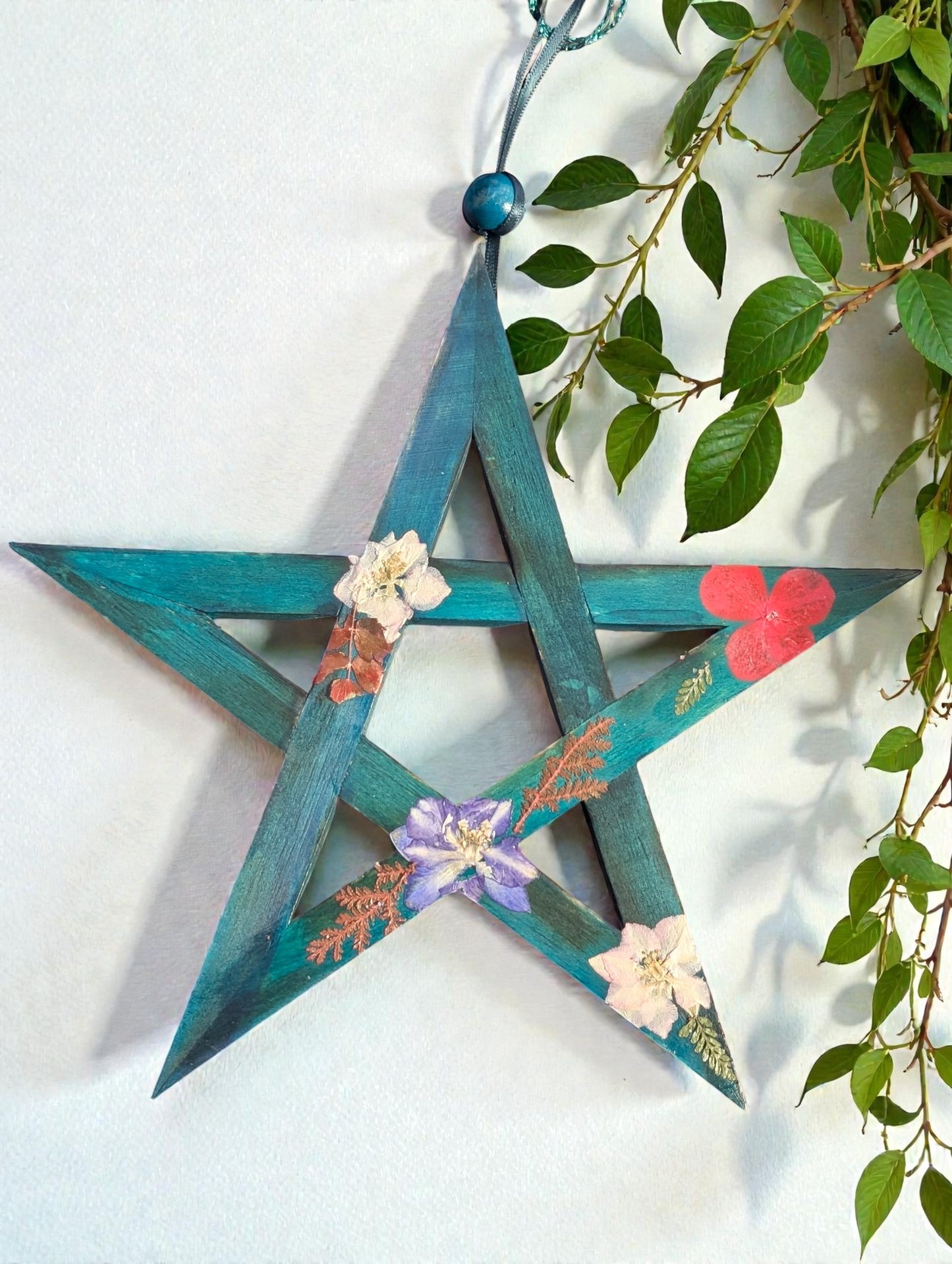 21cm Elemental Home Blessing Wooden Pentagram with Dried Flowers